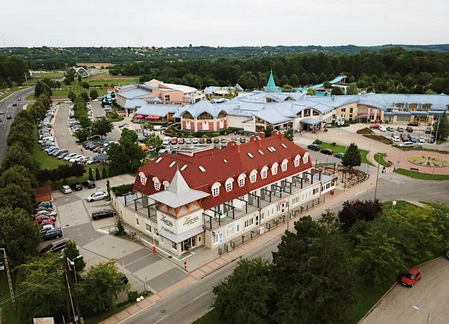 Harmonia Hotel Sárvár Exterior foto